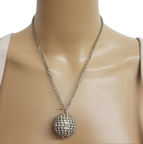 VINTAGE FACETED GLASS CRYSTAL BALL PENDANT STATEMENT NECKLACE - Picture 1 of 7